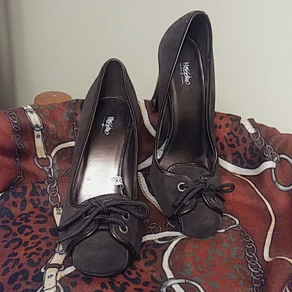 Mossimo Brown suede Heels Sz 7.5